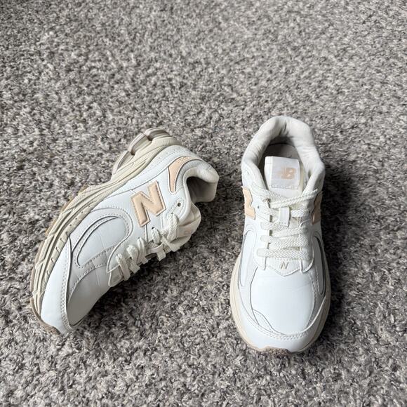 New Balance Shoes - New Balance 2002R White Vachetta Tan Lace Up Sneakers Shoe Mens 6 Womens 7.5